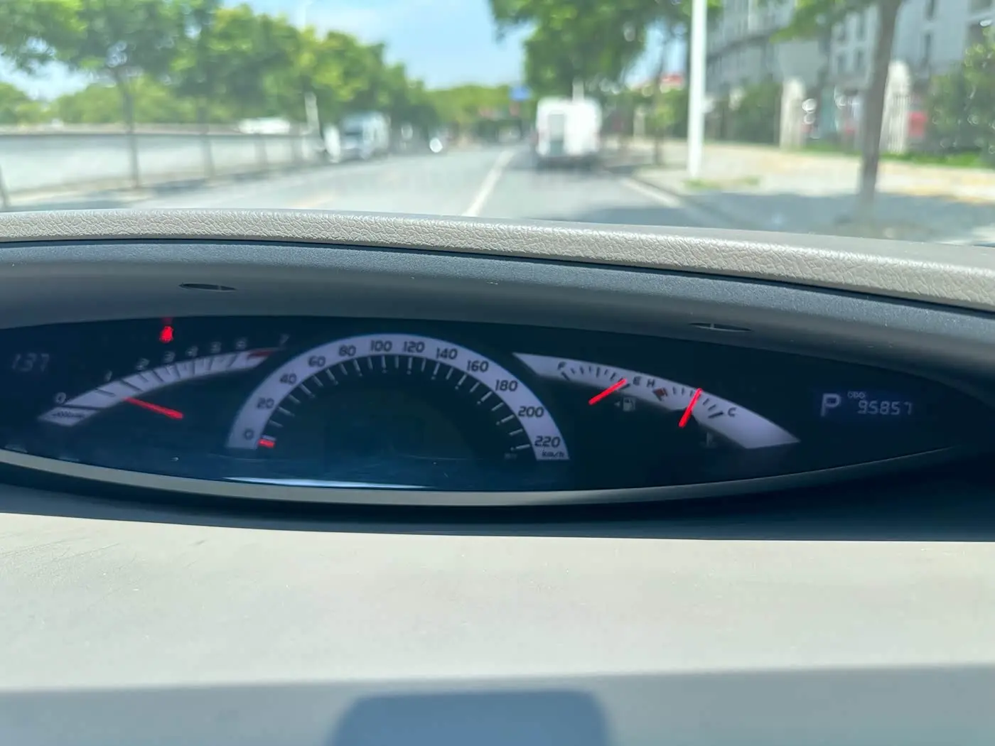 Toyota Previa 2009 — Photo 13/16