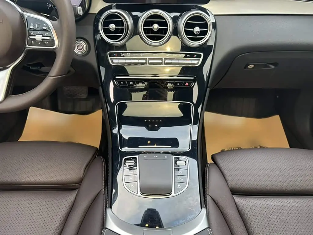 Mercedes-Benz GLC 2020 — Фото 14/17
