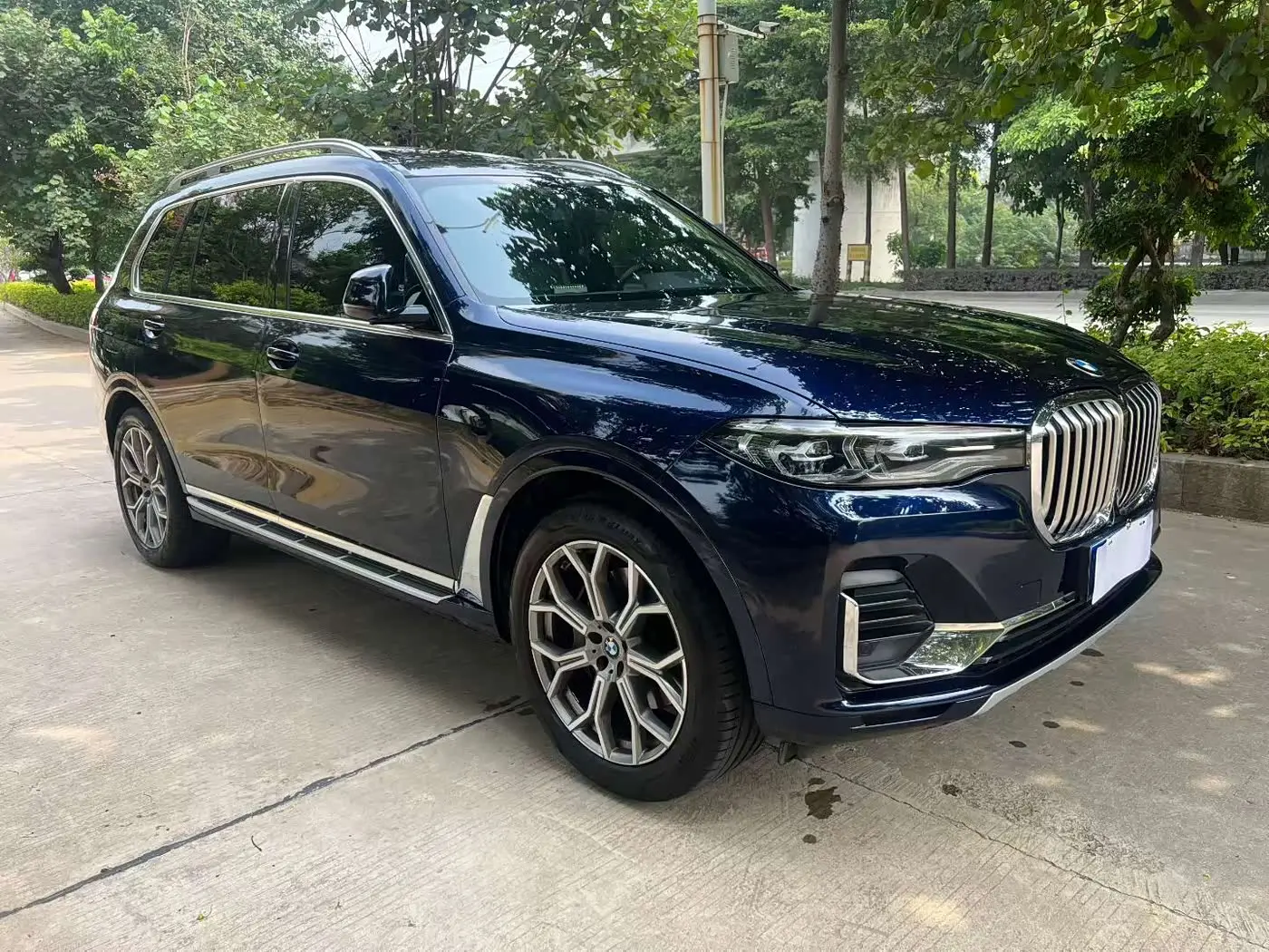 BMW X7 2023 — Photo 3/9