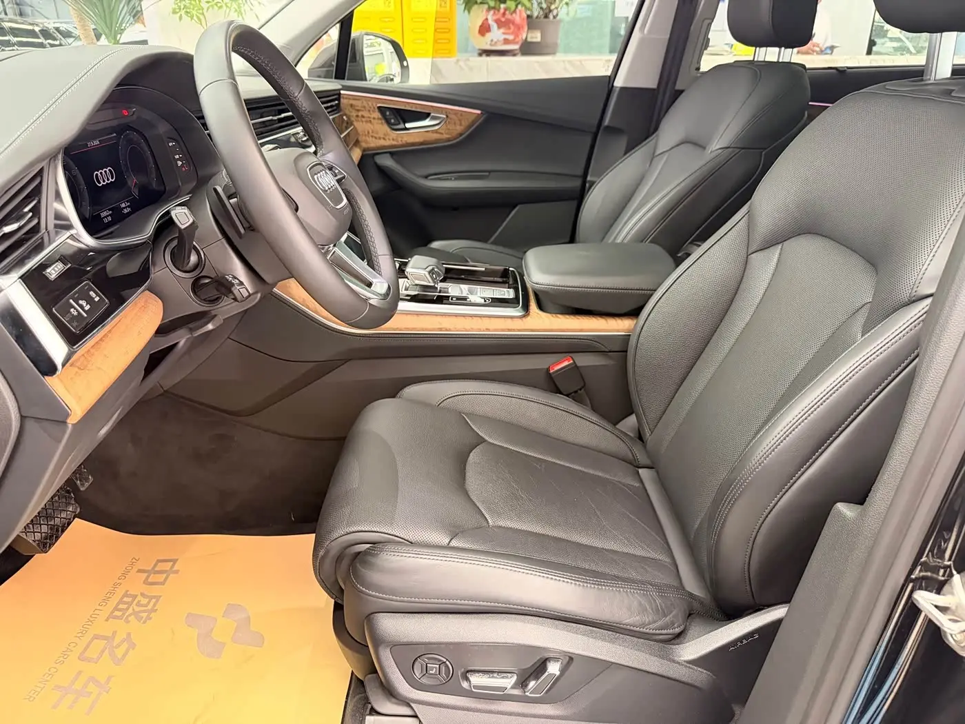 Audi Q7 2023 — Photo 11/20