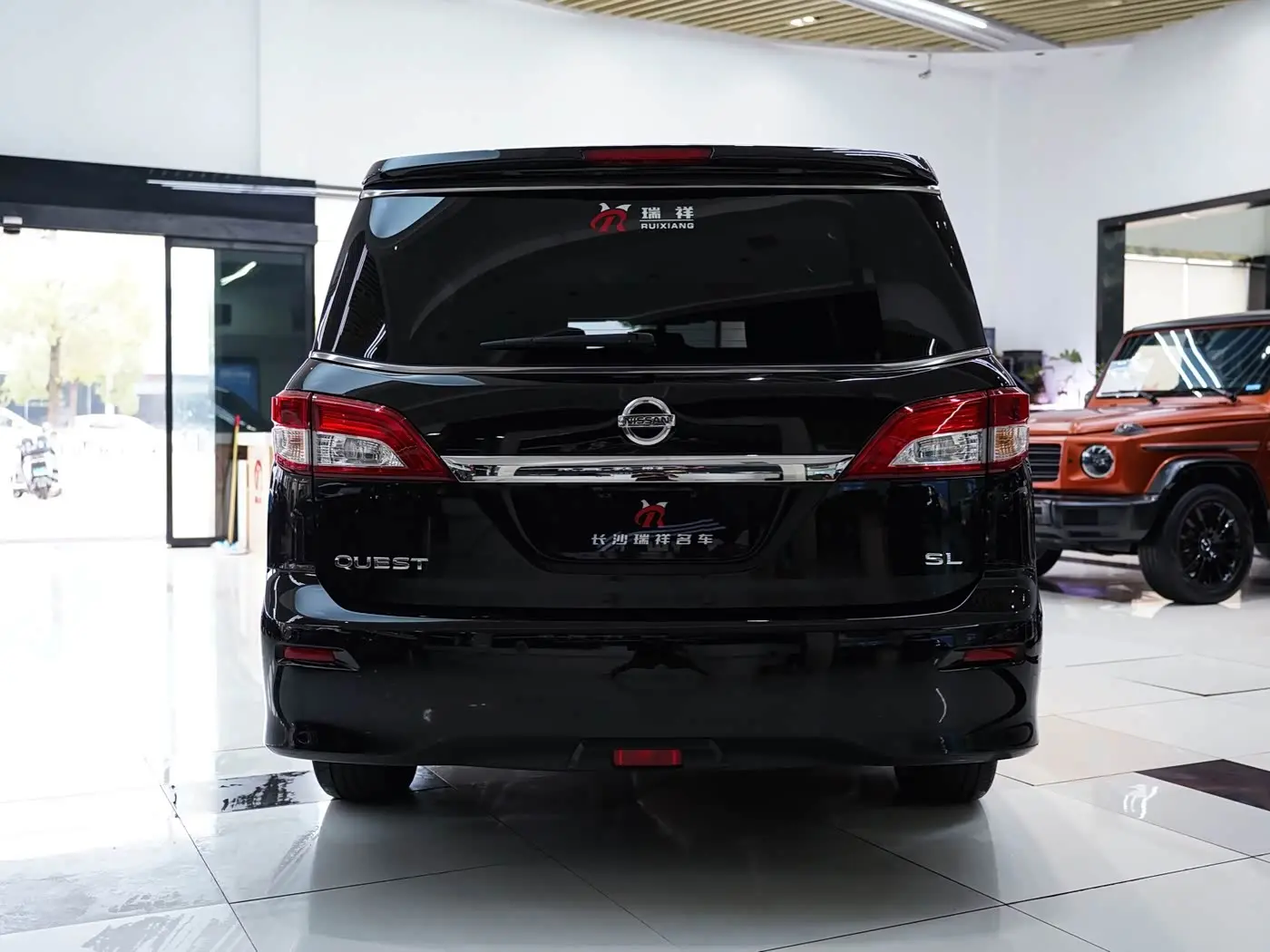 Nissan Quest 2016 — Photo 18/19