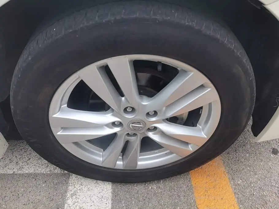 Nissan Quest 2017 — Şəkil 6/16