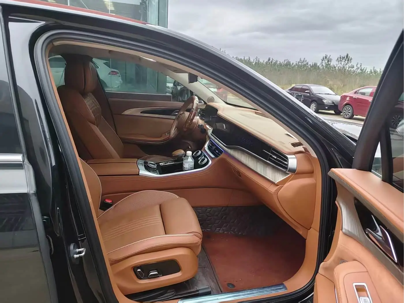 Hongqi H9 2021 — Photo 4/9