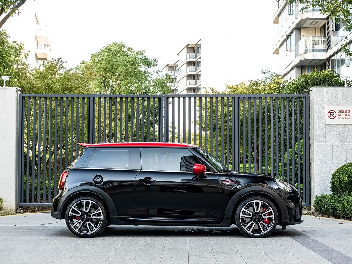 MINI JCW 2022 — Фото 3/13