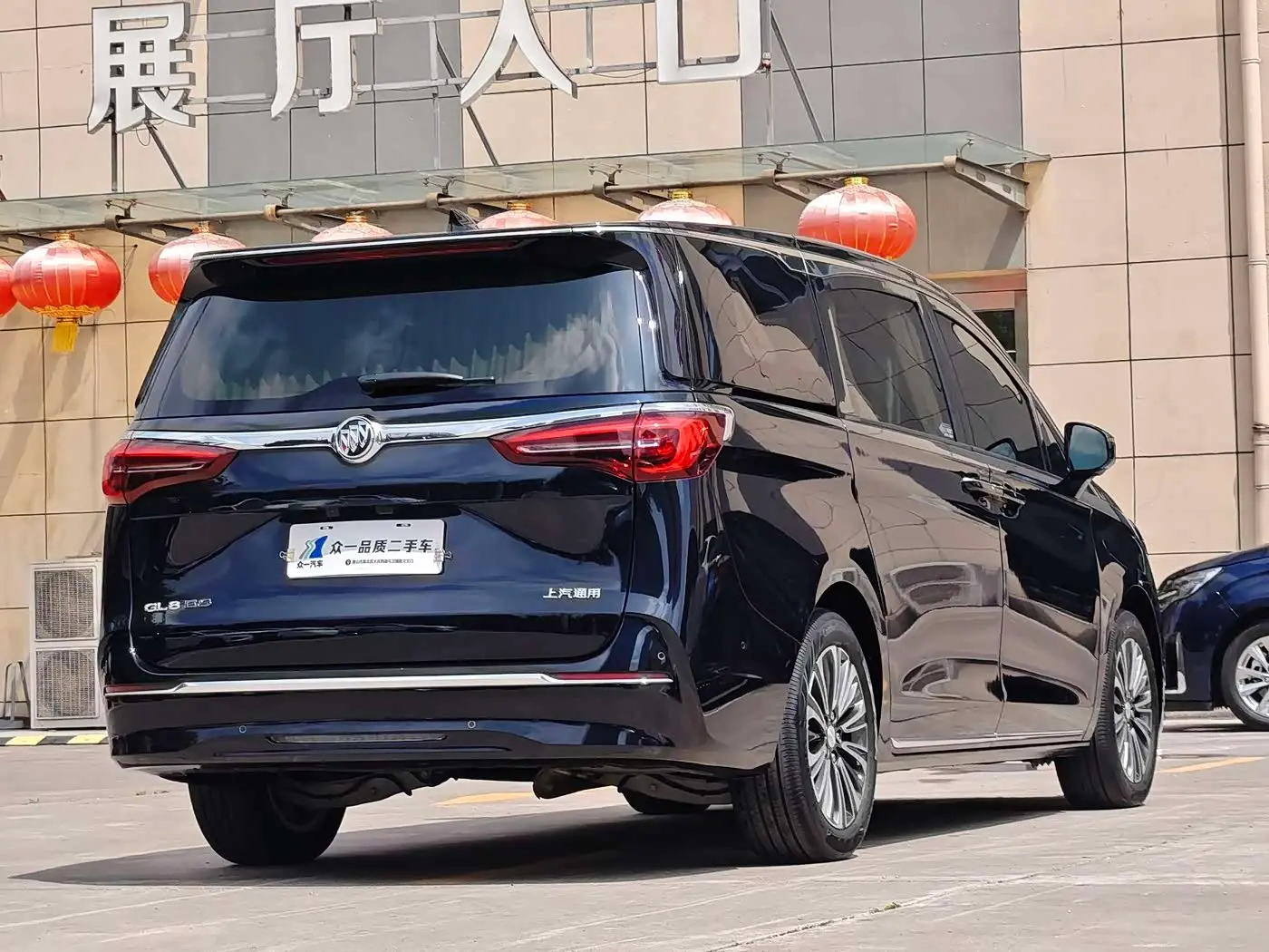 Buick GL8 2023 — Photo 7/20