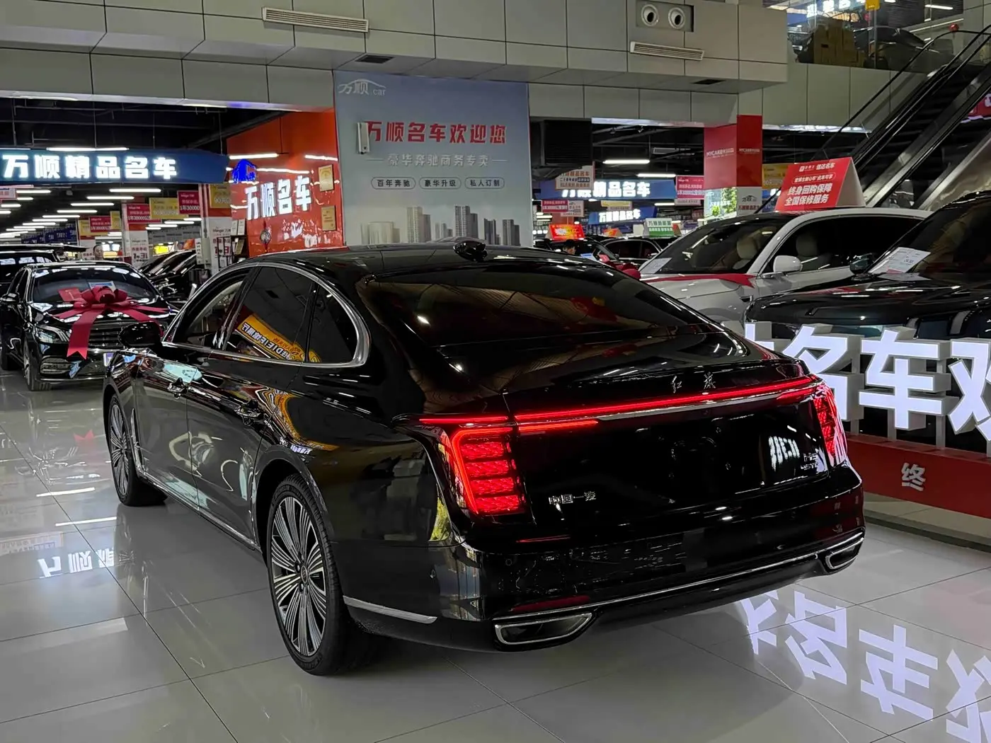 Hongqi H9 2025 — Фото 10/20