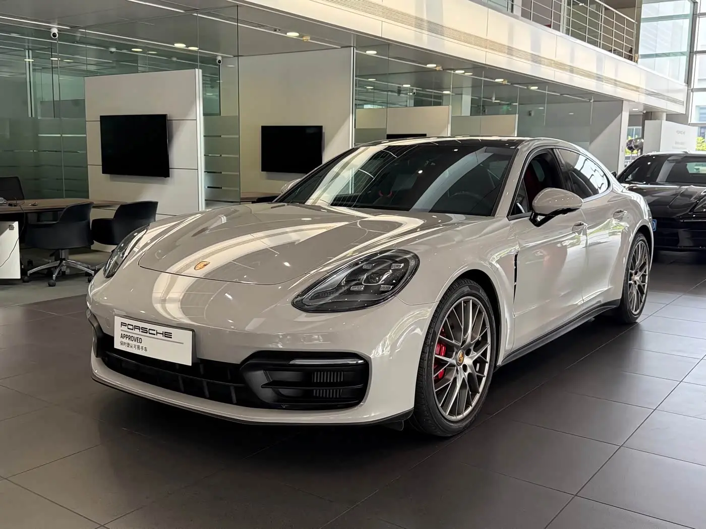 Porsche Panamera 2022 — Фото 1/15