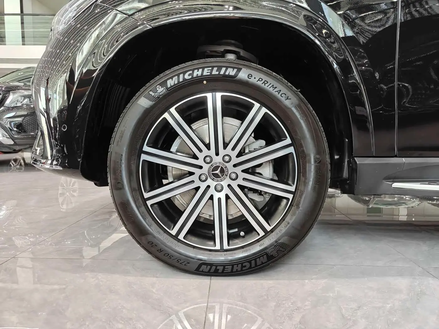 Mercedes-Benz GLE 2025 — Фото 8/20