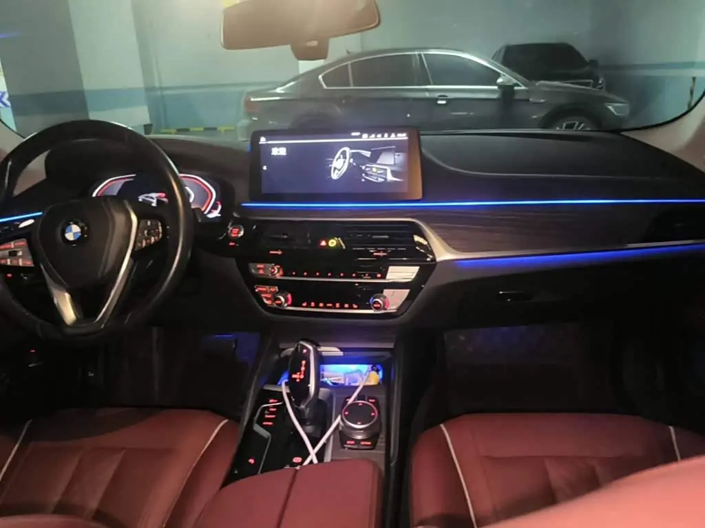 BMW 5 Series 2021 — Photo 12/15