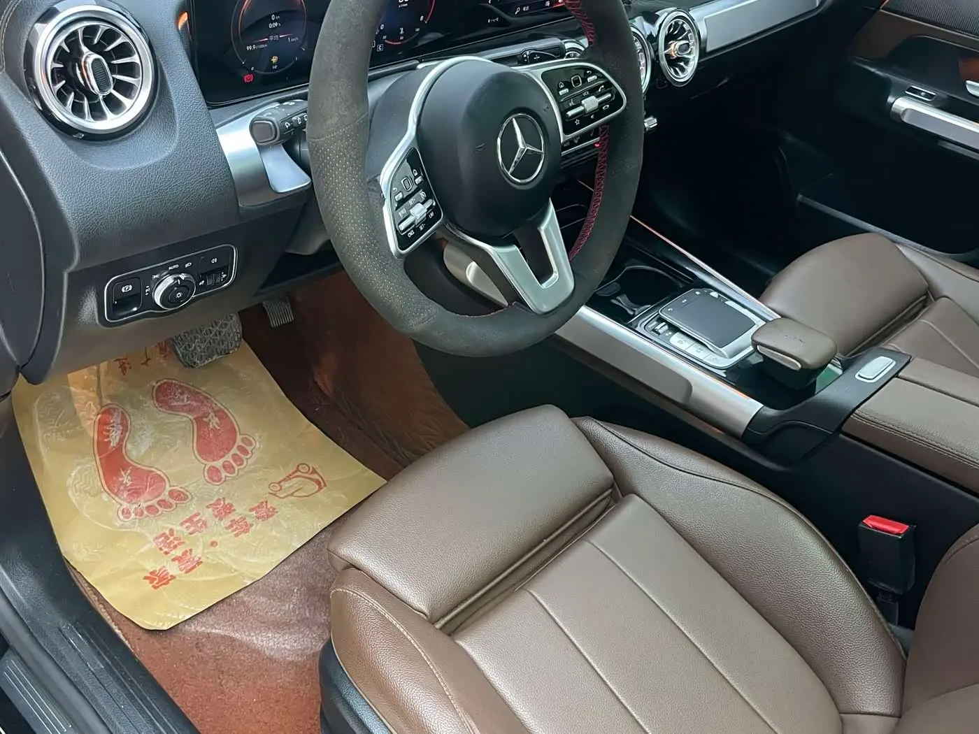 Mercedes-Benz GLB 2021 — Фото 16/20