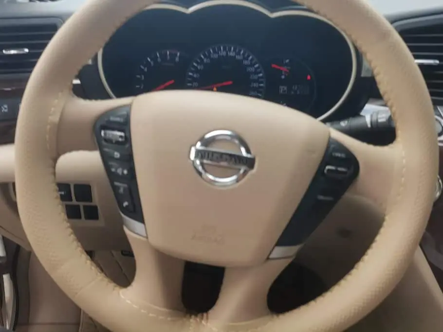 Nissan Quest 2017 — Şəkil 15/16