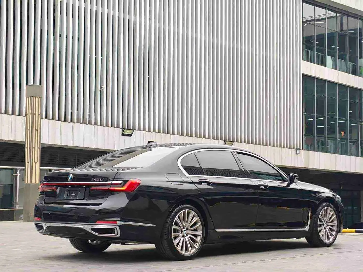 BMW 7 Series 2021 — Photo 9/9
