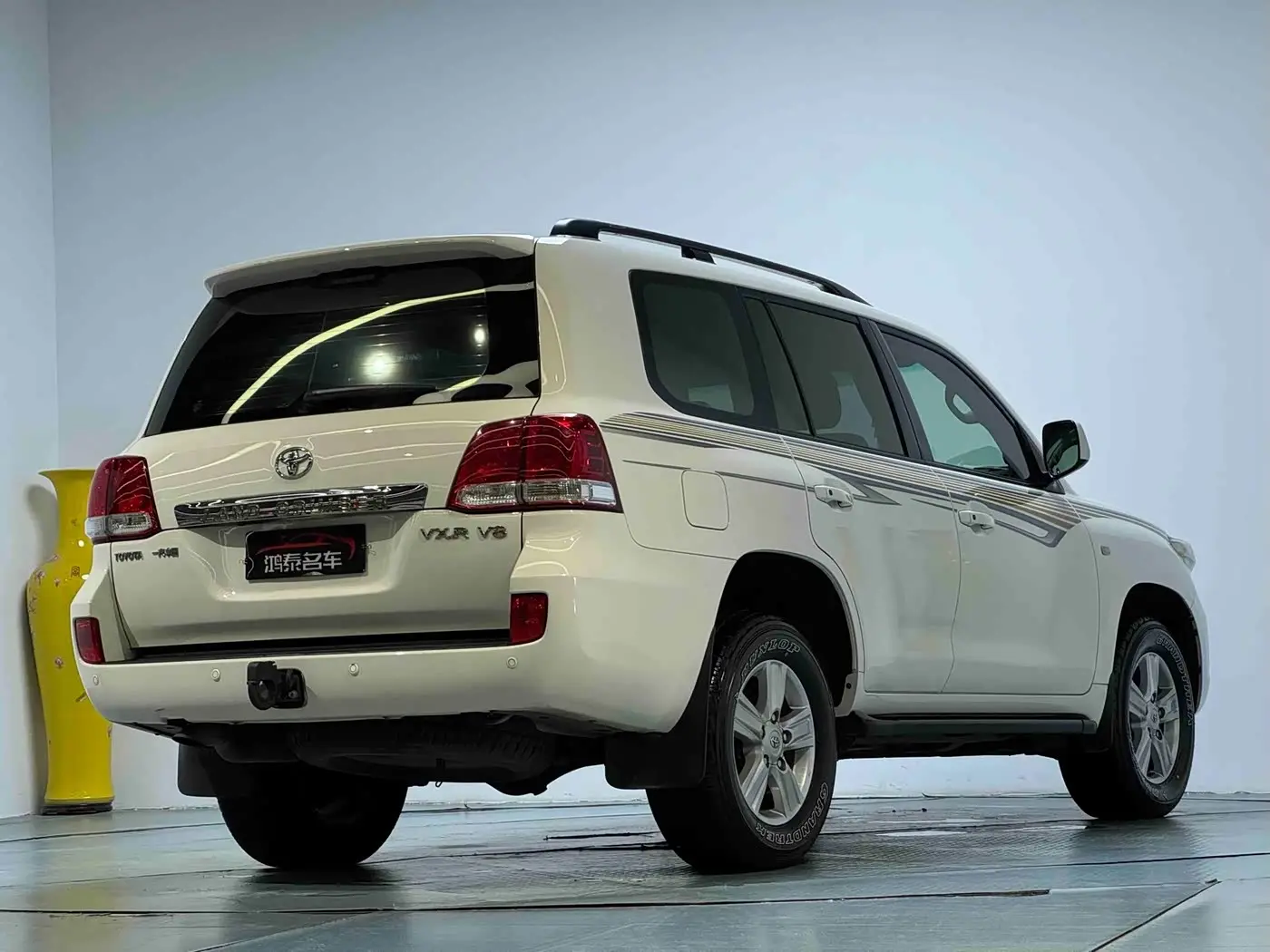 Toyota Land Cruiser 2010 — Photo 18/18
