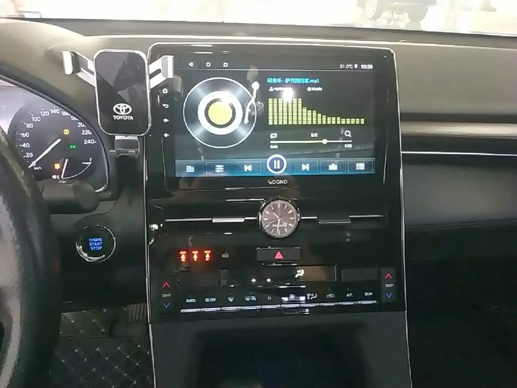 Toyota Avalon 2019 — Photo 13/20