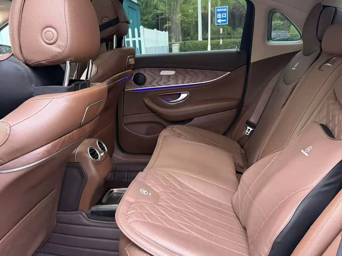 Mercedes-Benz E-Class 2018 — Photo 4/10