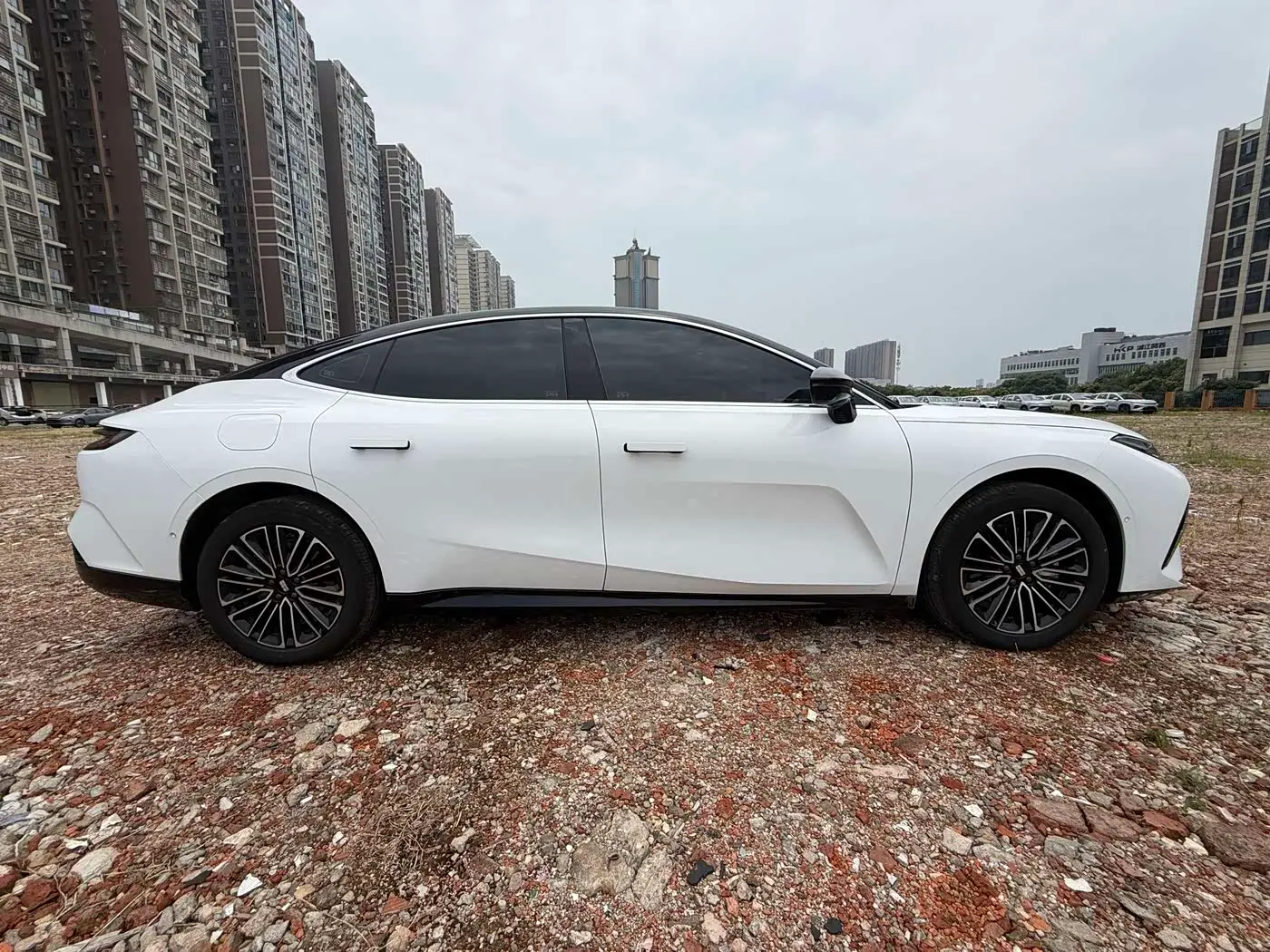 Geely Galaxy Galaxy Xingyao 8 2025 — Фото 4/11