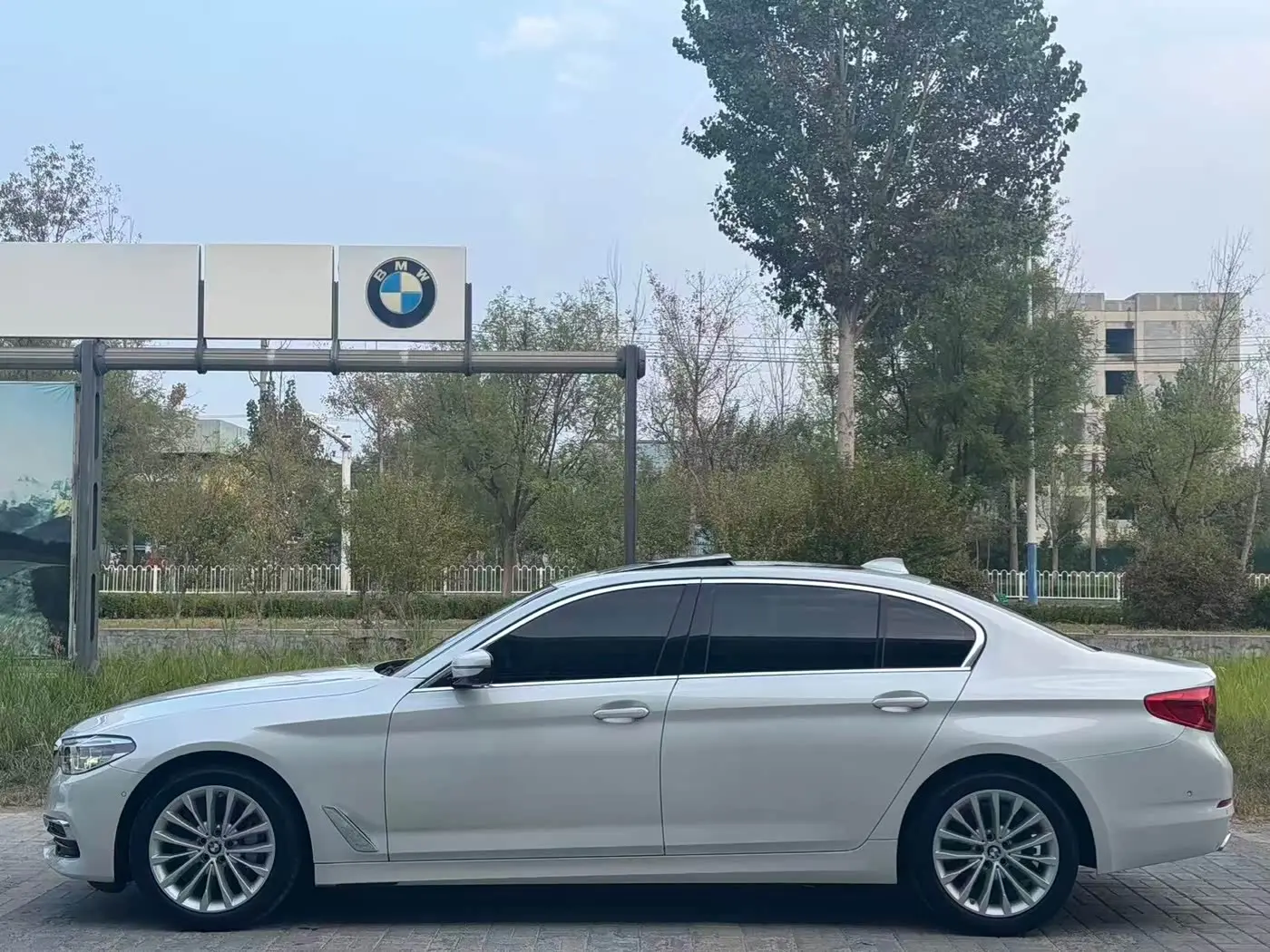 BMW 5 Series 2020 — Photo 3/15