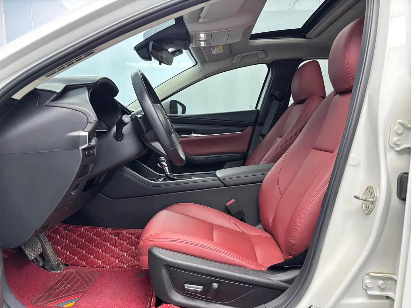 Mazda Mazda3 Axela 2023 — Photo 4/10