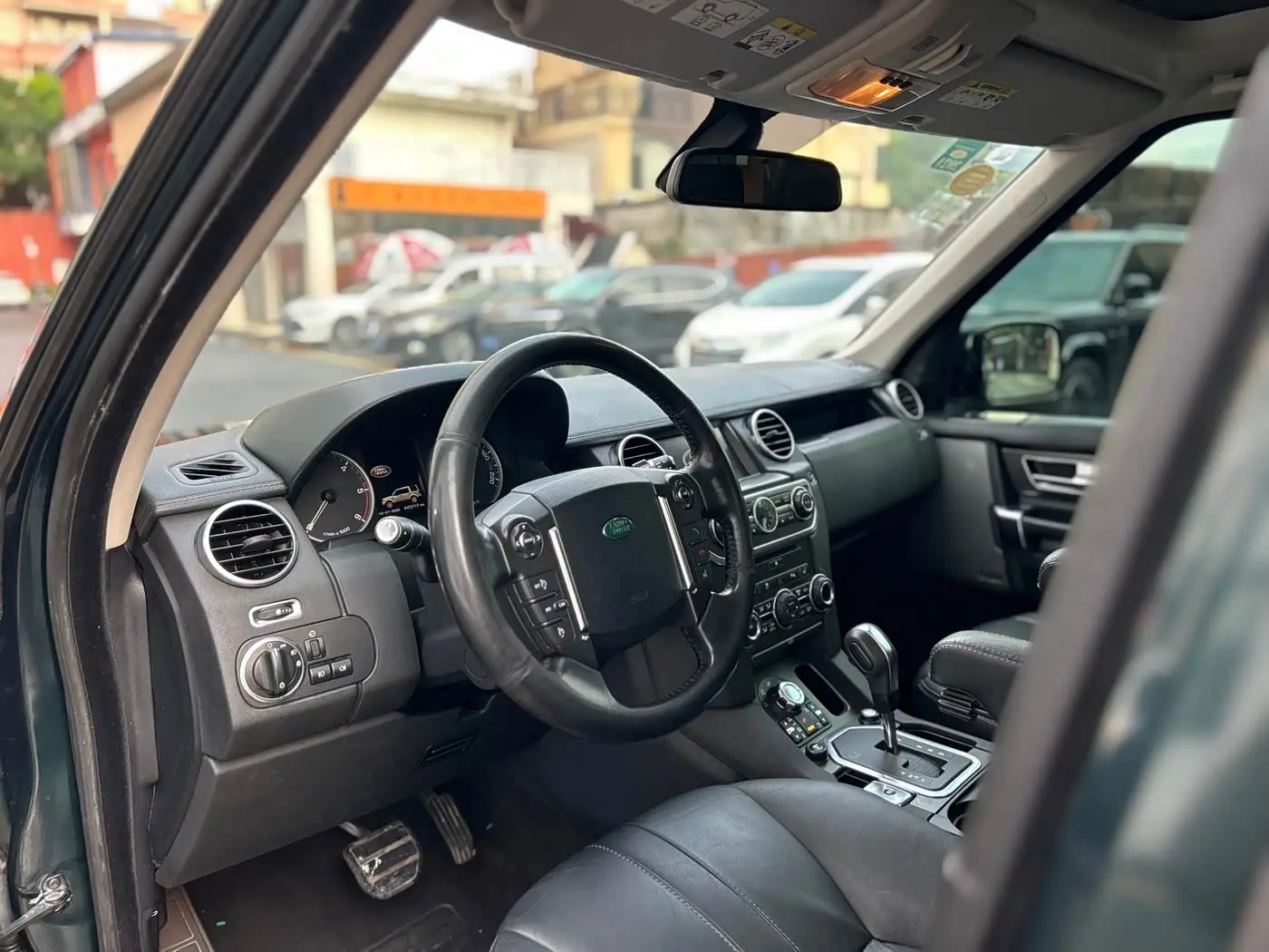 Land Rover Discovery 2012 — Photo 10/20