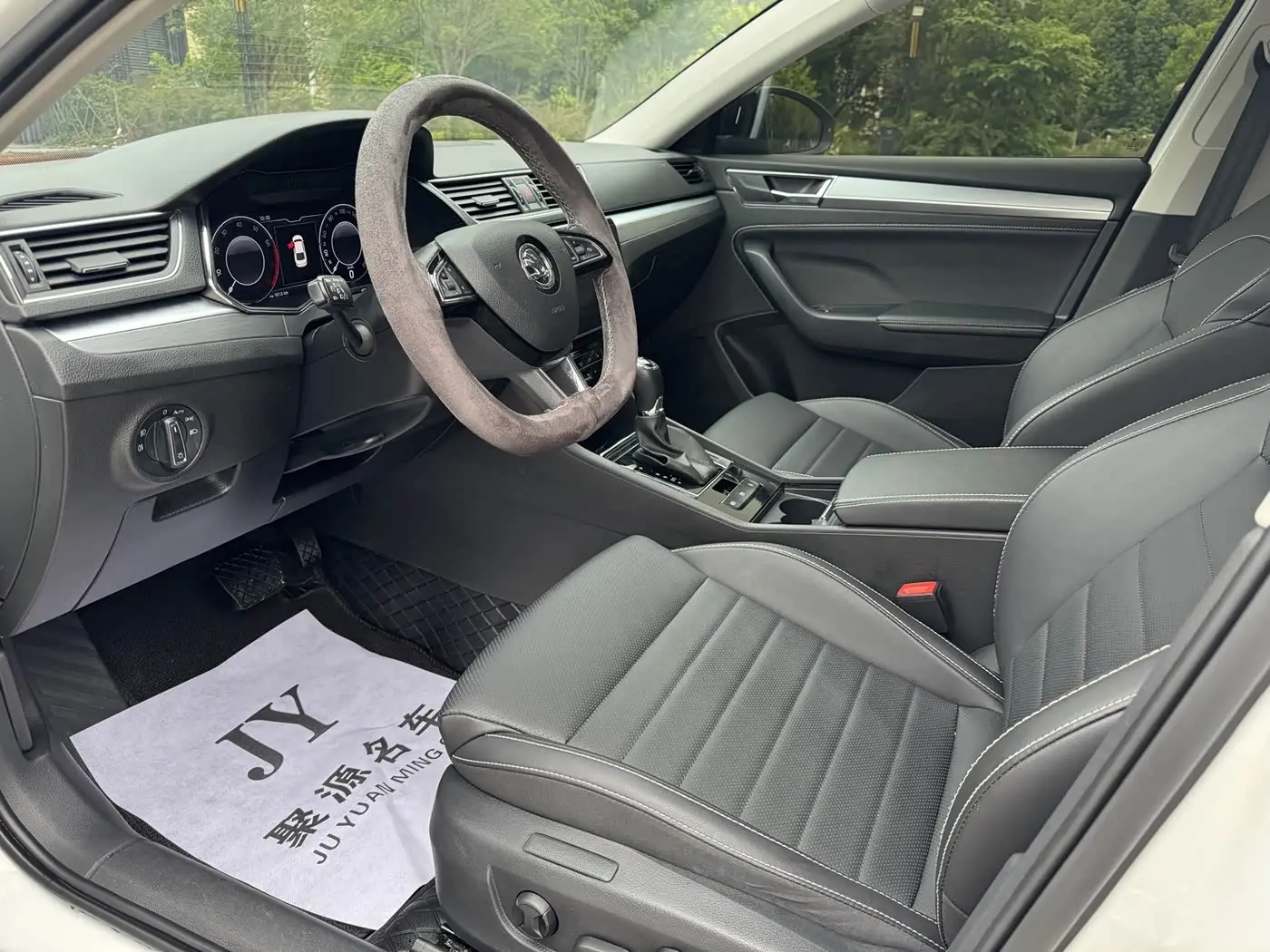 Škoda Superb 2024 — Photo 4/9