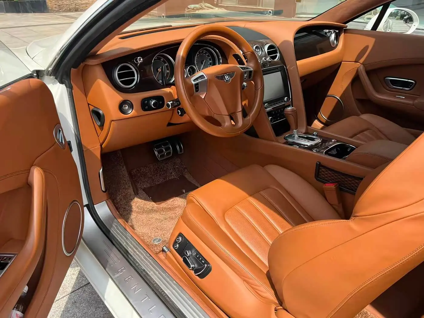 Bentley Continental 2014 — Фото 4/10