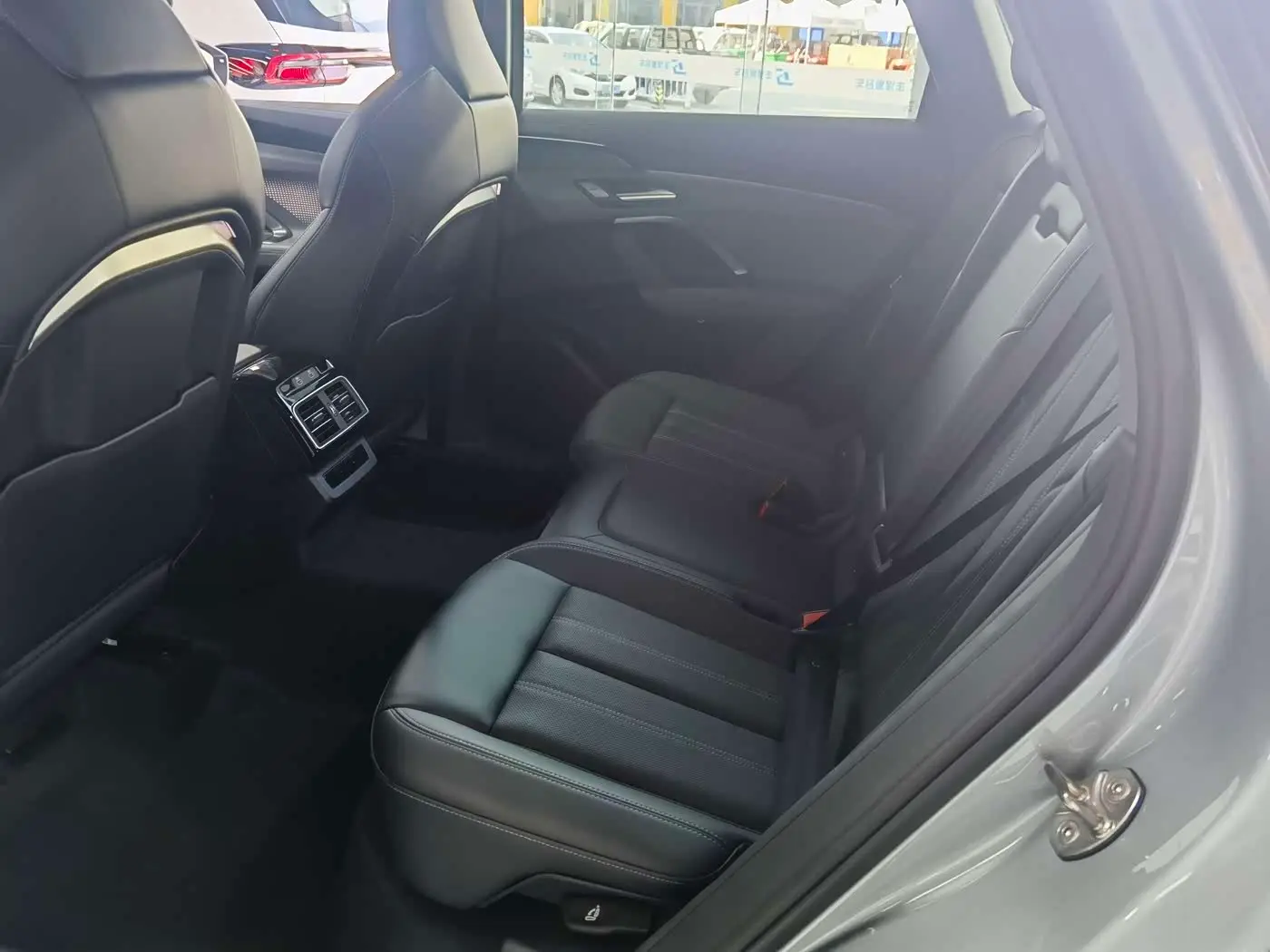 Audi Q5L 2026 — Photo 6/8