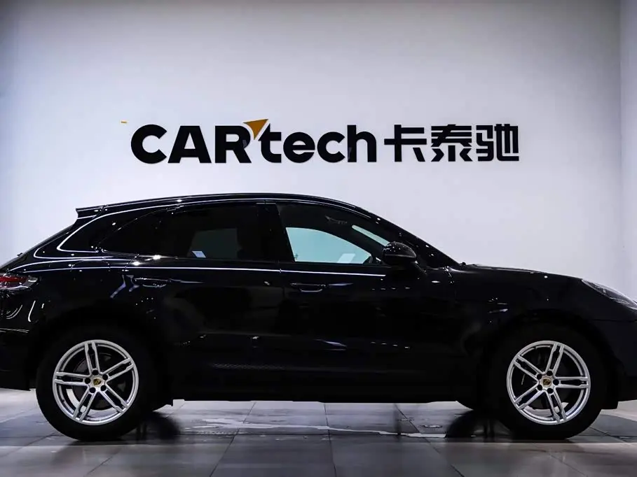 Porsche Macan 2025 — Photo 8/20