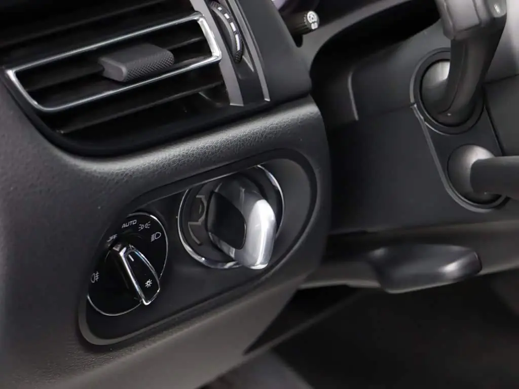 Porsche Macan 2023 — Photo 10/20