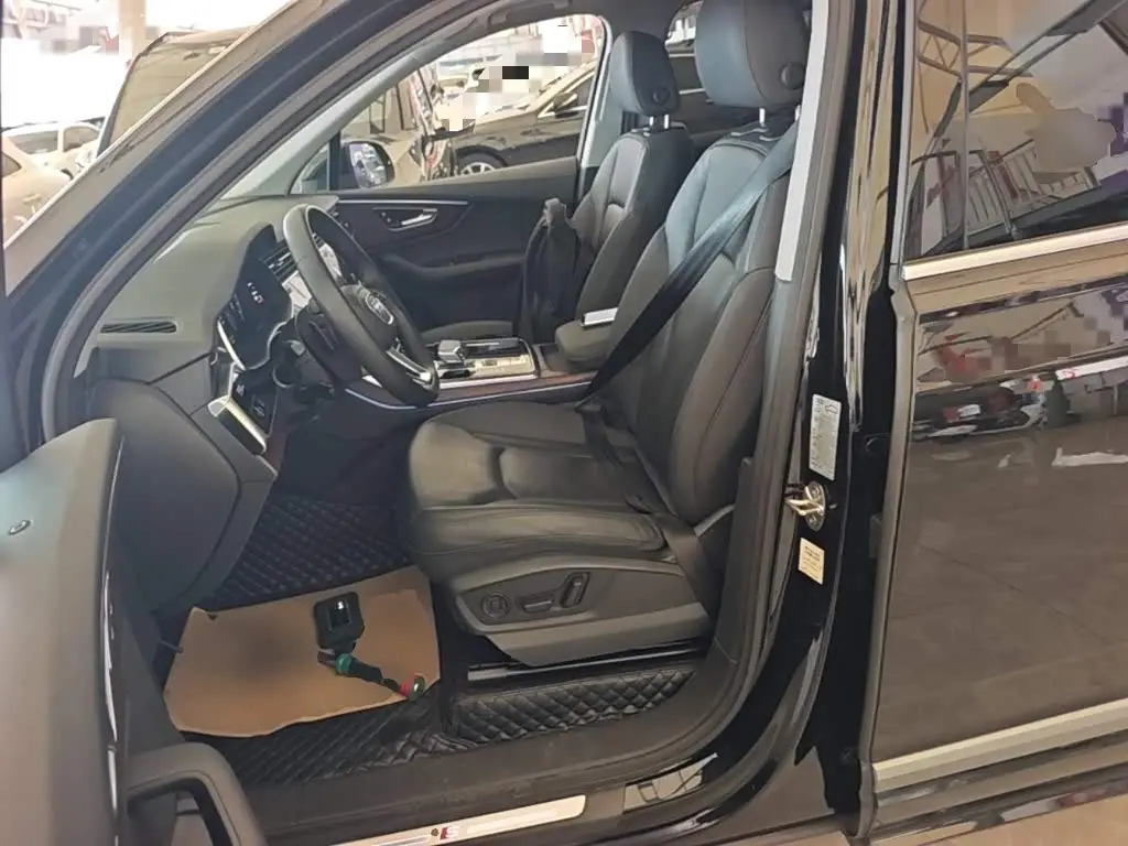Audi Q7 2022 — Şəkil 15/20