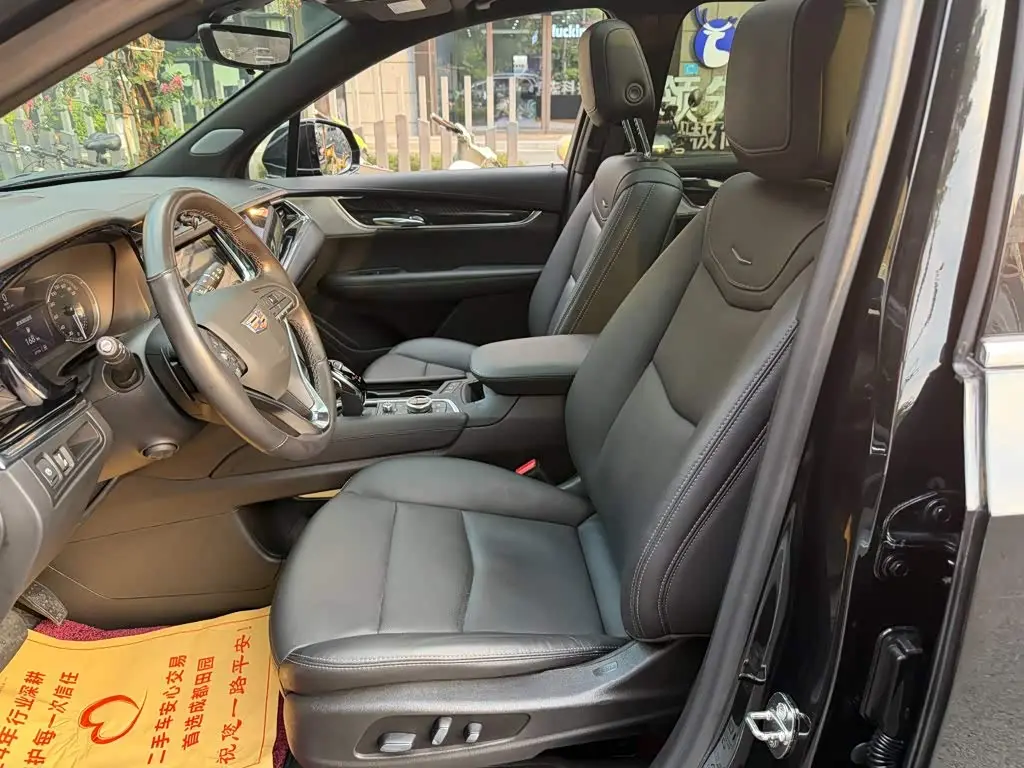 Cadillac XT6 2022 — Photo 8/14