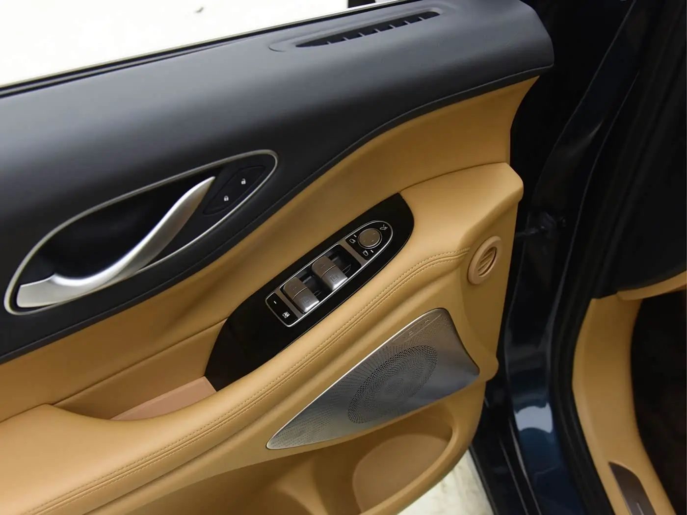Voyah Auto Voyah Dreamer 2025 — Photo 10/20