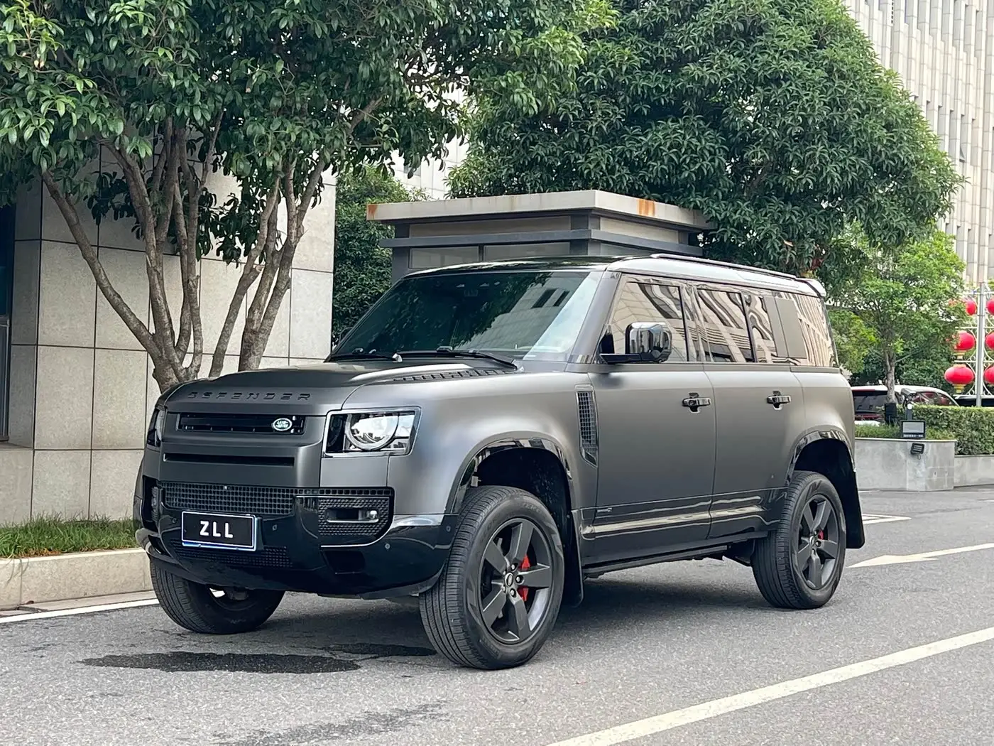 Land Rover Defender, 2025