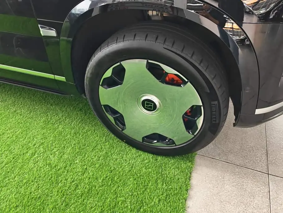 ZEEKR 9X 2025 — Photo 6/16