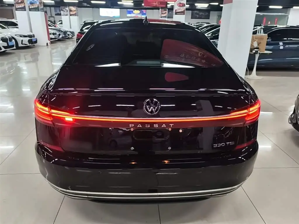 Volkswagen Passat 2023 — Фото 6/20