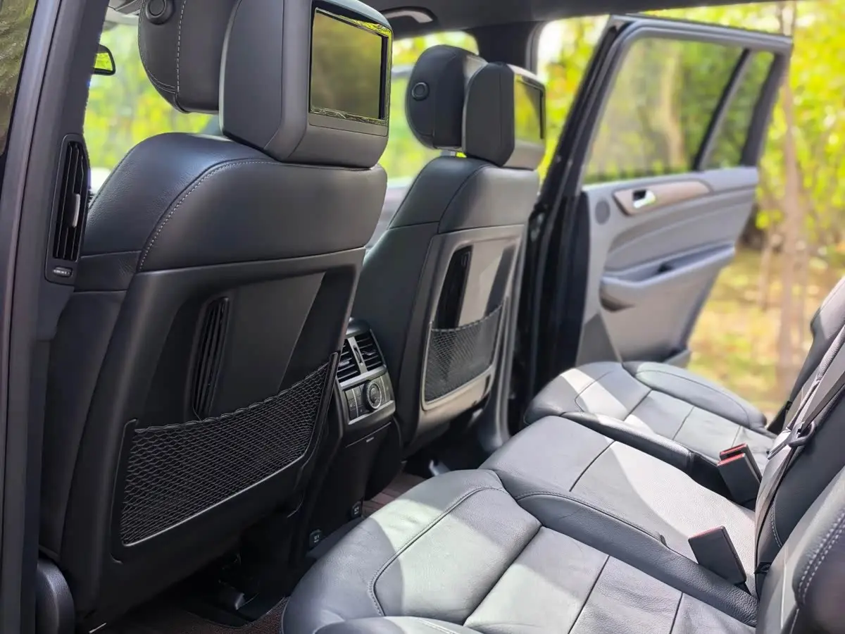 Mercedes-Benz GLS 2018 — Şəkil 8/20