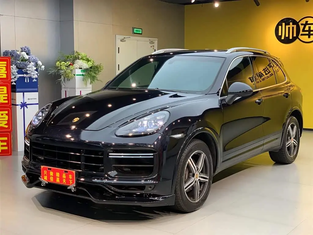 Porsche Cayenne 2012 — Photo 1/20