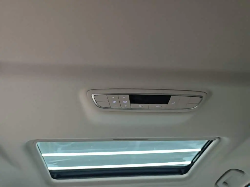 Buick GL8 2023 — Photo 18/20