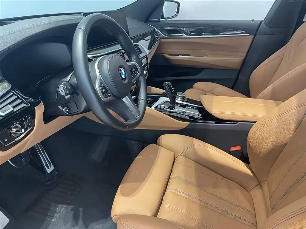 BMW 6 Series GT 2023 — Şəkil 10/18