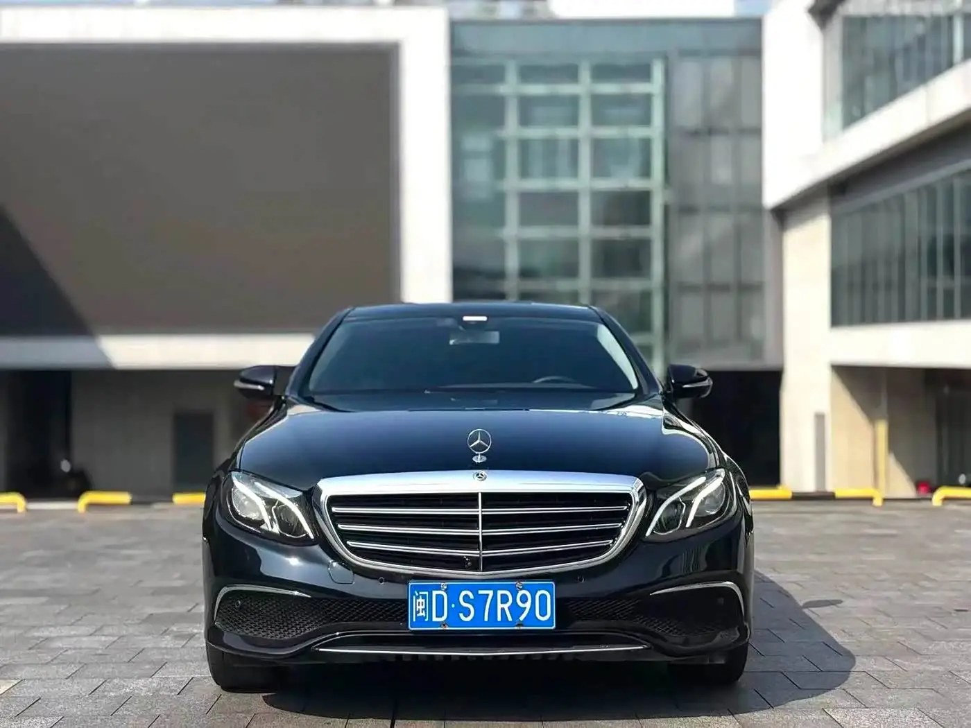 Mercedes-Benz E-Class 2018 — Фото 2/9