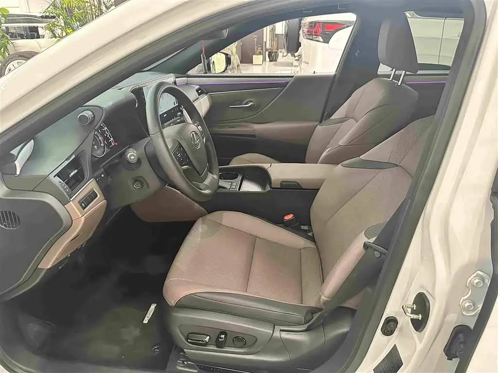 Lexus ES 2026 — Photo 12/20