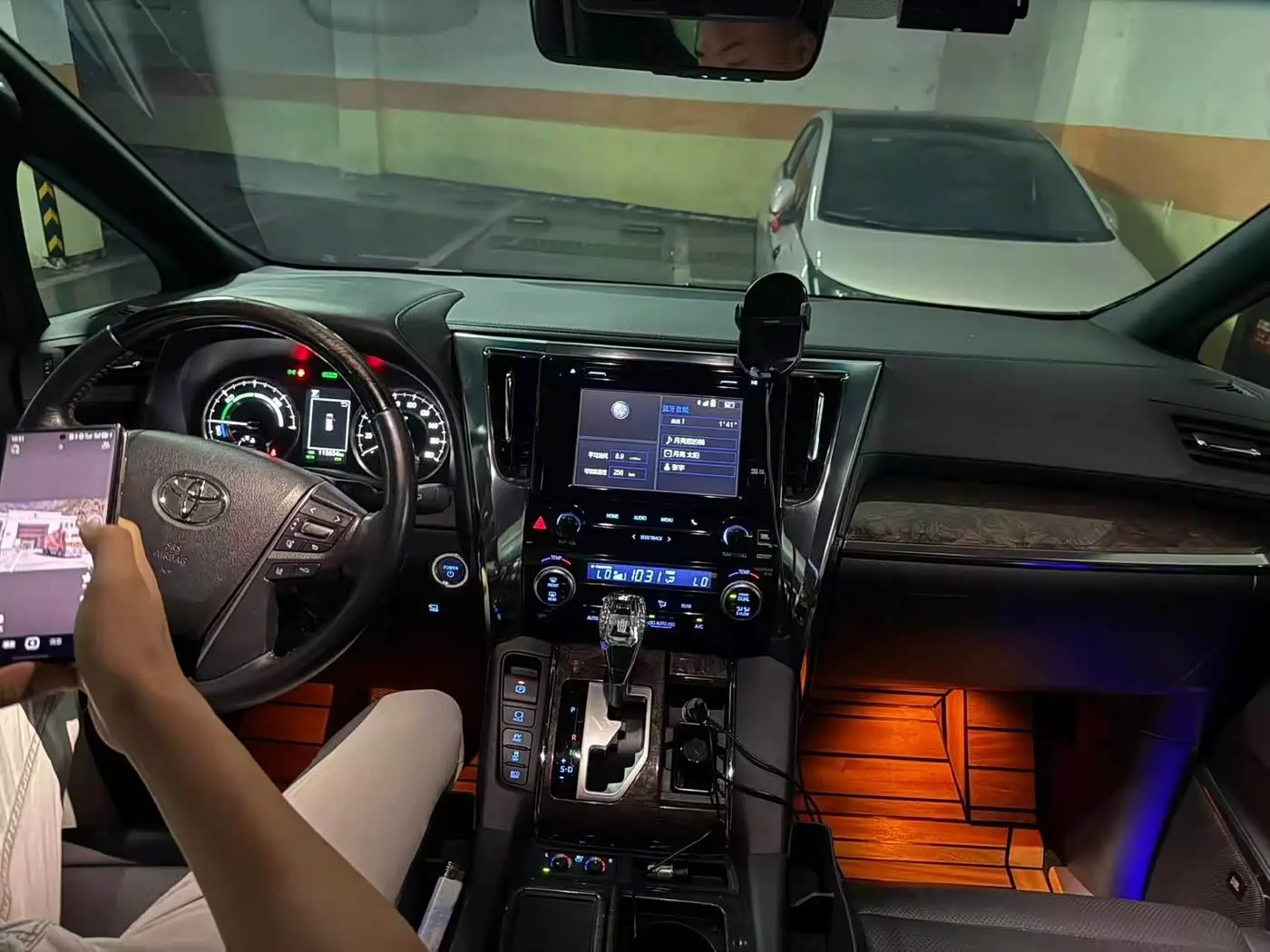 Toyota Vellfire 2020 — Photo 4/6