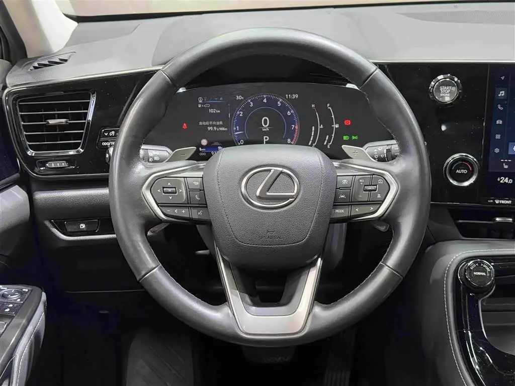 Lexus NX 2023 — Photo 13/20