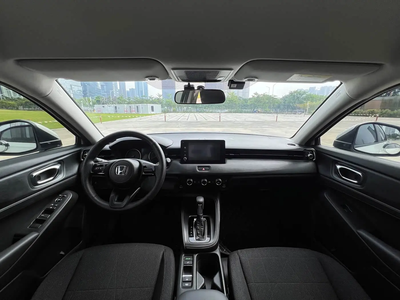 Honda Vezel 2023 — Фото 8/17