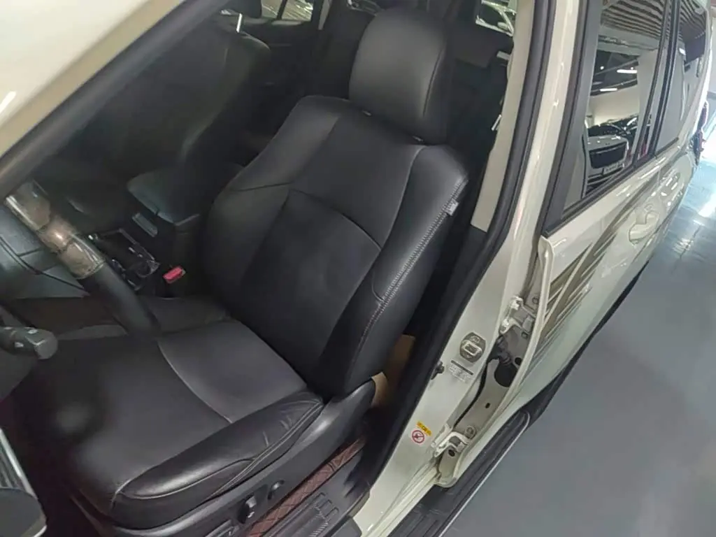 Toyota Prado 2018 — Photo 15/20