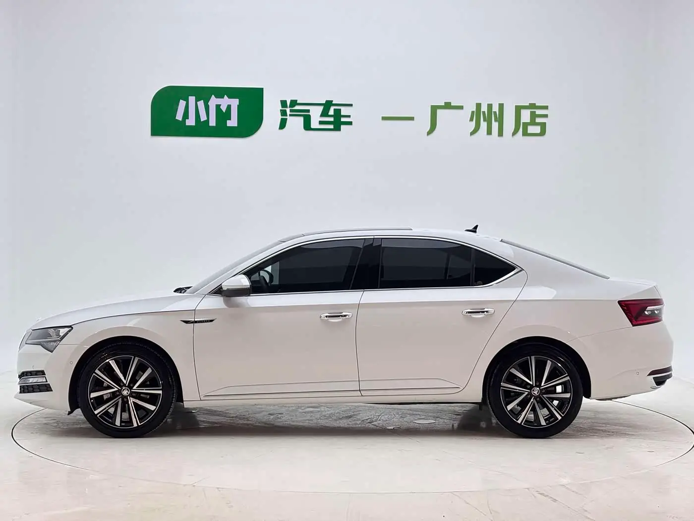Škoda Superb 2023 — Şəkil 3/20