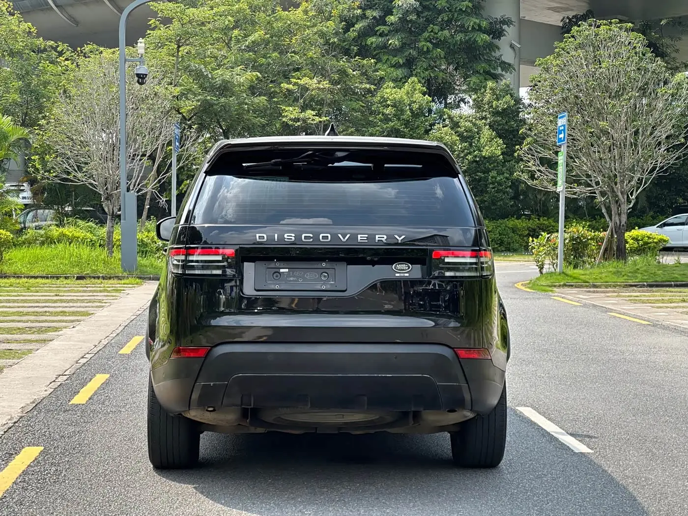Land Rover Discovery 2019 — Фото 12/14