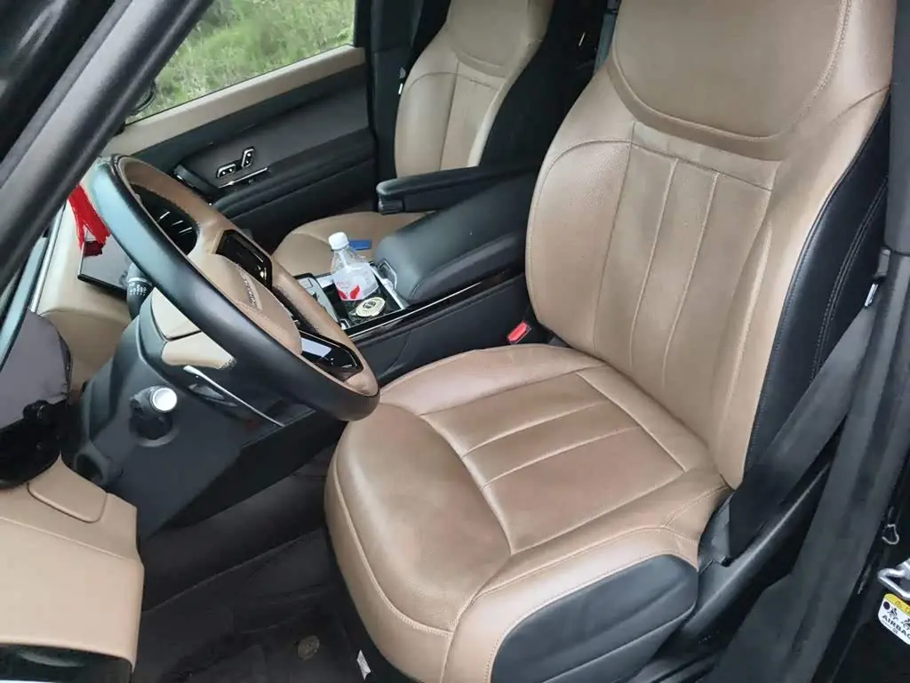 Land Rover Range Rover Sport 2023 — Photo 8/20