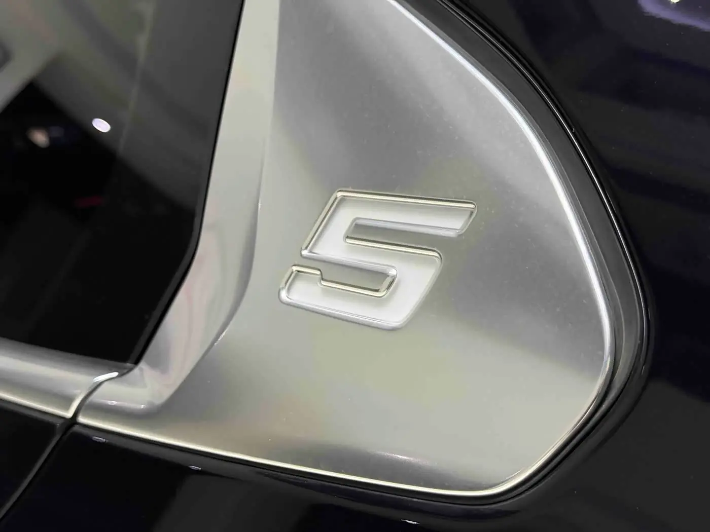 BMW 5 Series 2024 — Photo 11/20