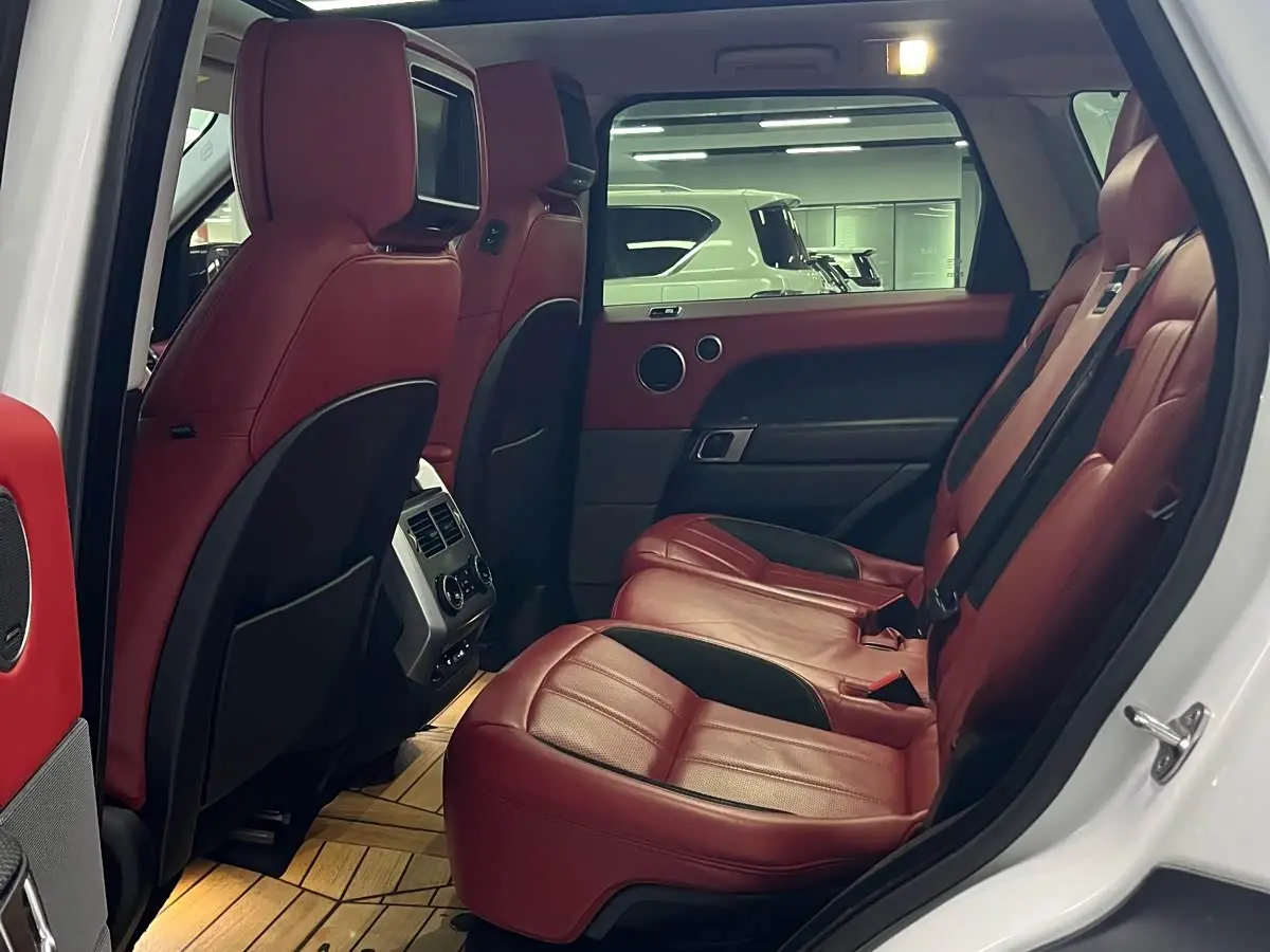 Land Rover Range Rover Sport 2021 — Фото 15/20