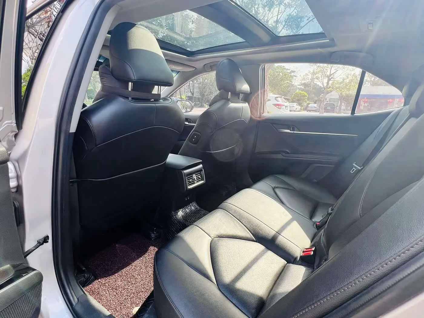 Toyota Camry 2020 — Şəkil 10/16